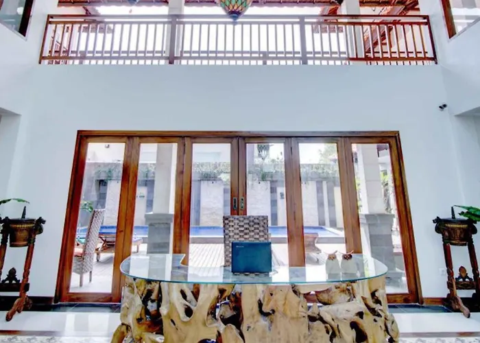 Hotel Hastinapura 4*