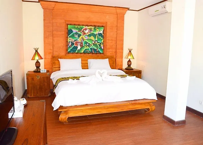 Hotel Hastinapura 4*