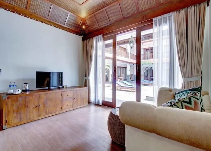 Hotel Hastinapura 4*