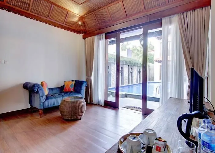 Hotel Hastinapura 4*